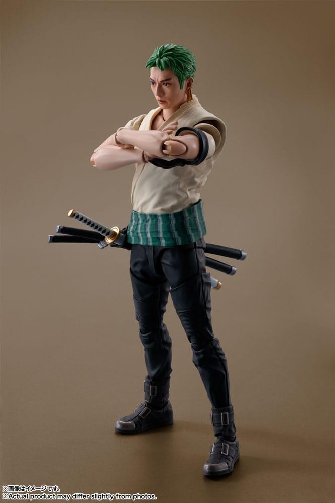figura-articulada-roronoa-zoro-one-piece-netflix-sh-figuarts-14-5cm