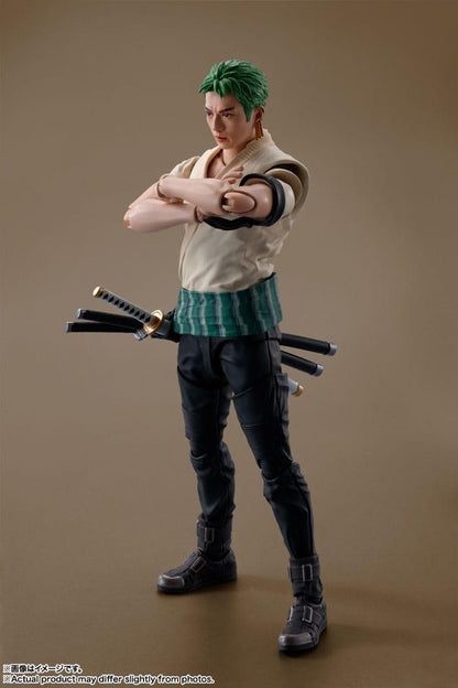 figura-articulada-roronoa-zoro-one-piece-netflix-sh-figuarts-14-5cm