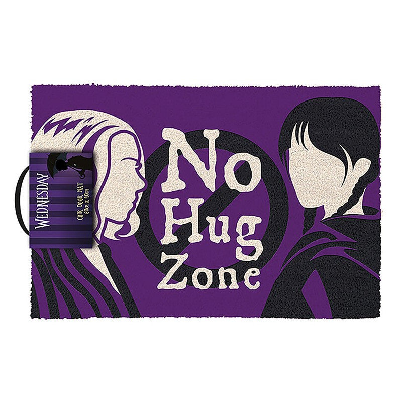 felpudo-no-hug-zone-wednesday-pyramid