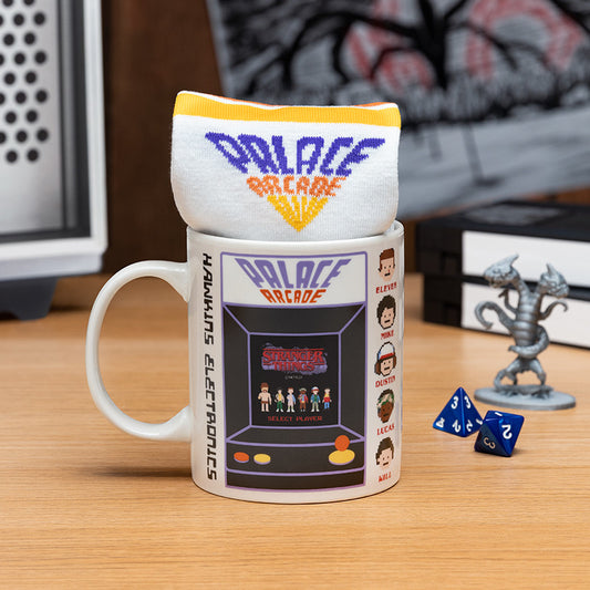 set-taza-y-calcetines-paladone-stranger